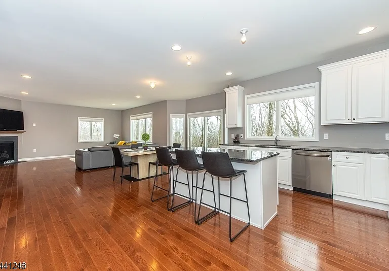 18 Puddingstone Rd — Photo 9