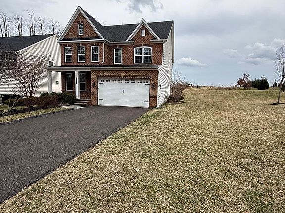 2nd image of 2575 Bailey Cir