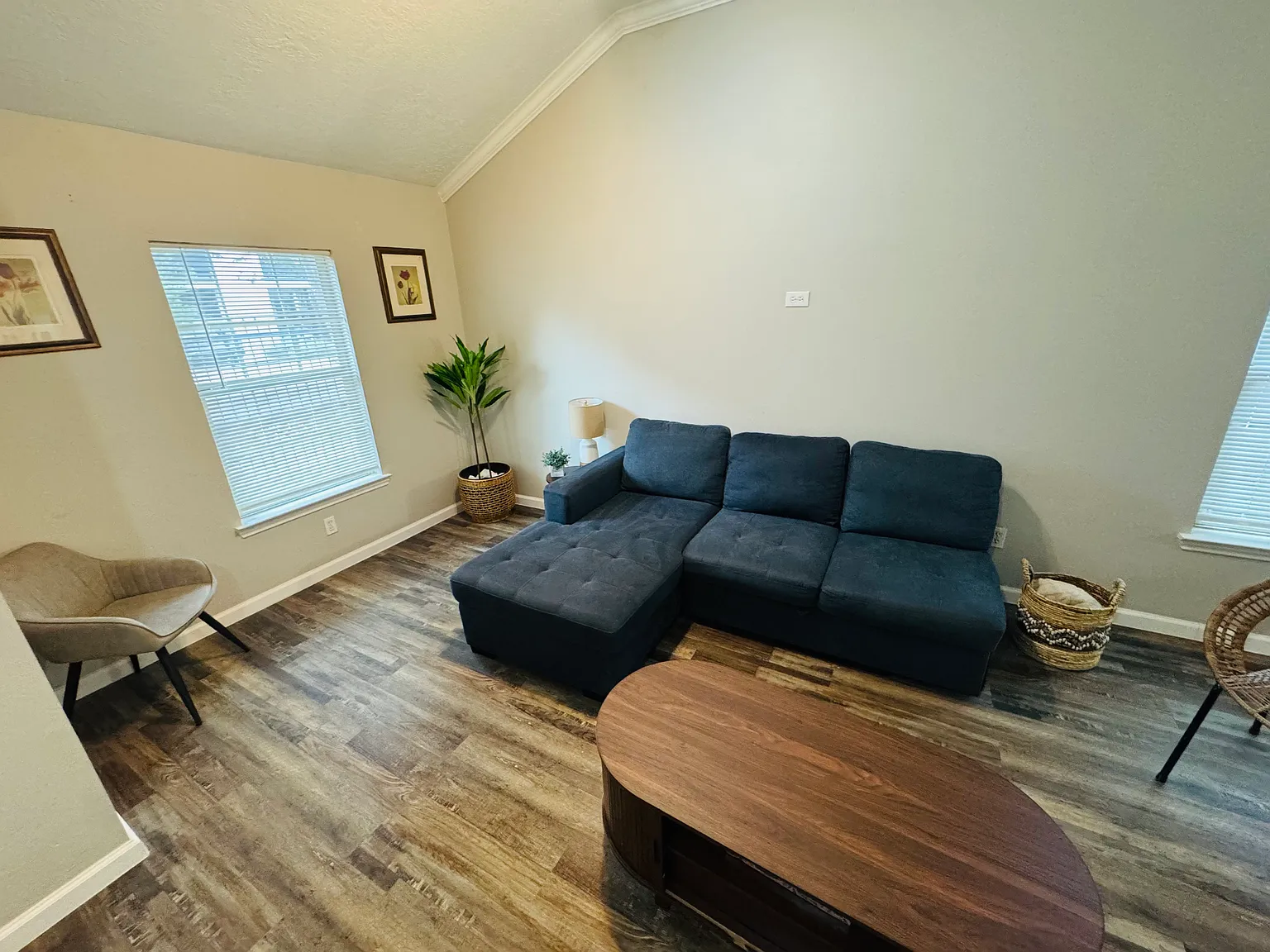 2 bed, 988 sqft, $1,850 — Photo 4