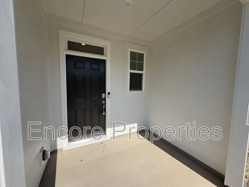 3 bed, 2.5 bath, 1792 sqft, $2,200 — Photo 2