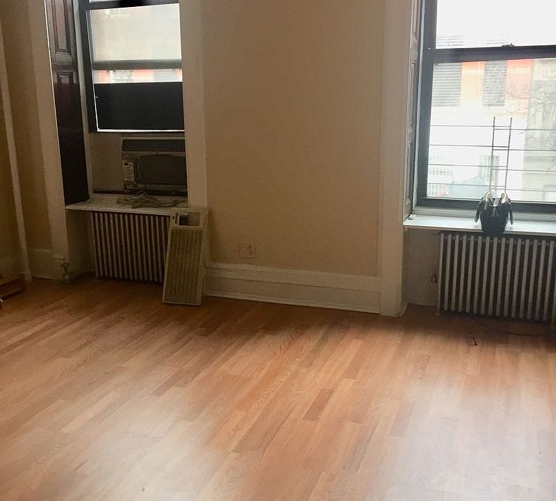 1st image of 142 W 83rd St #2