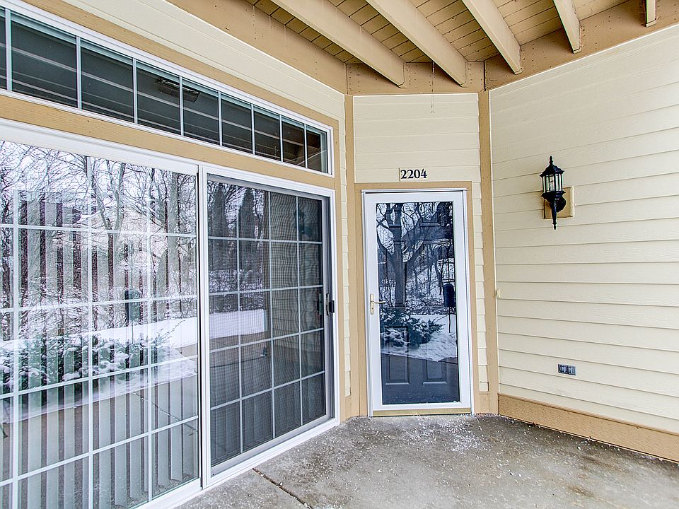 1st image of 2204 W Vista Bella Dr #102