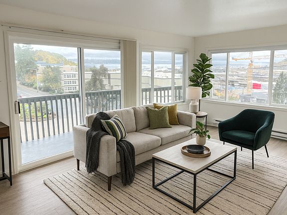 2nd image of 2500 Gilman Dr W APT 404