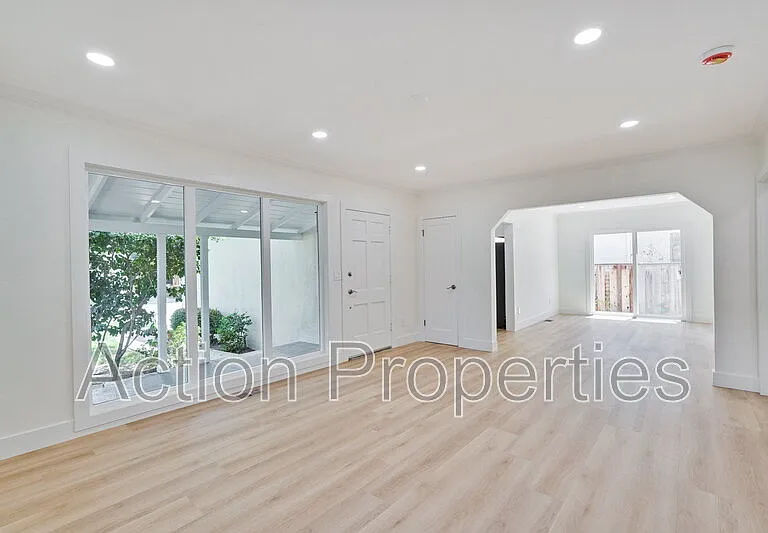 207 Haight St — Photo 4