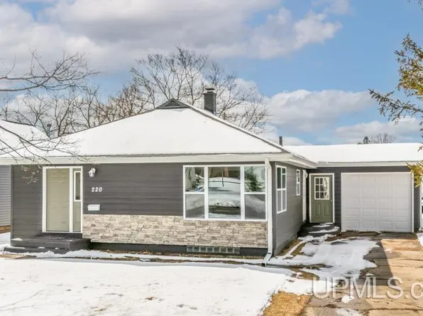 220 Lawrence St, Kingsford, MI 49802