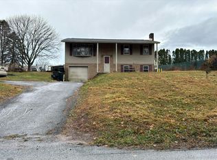 61 Cove Rd, Duncannon, PA 17020