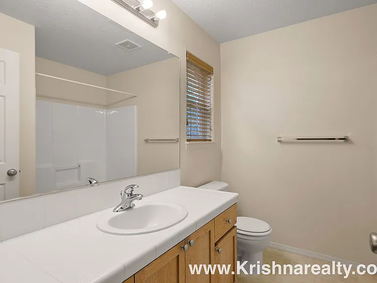 6006 NE Maidstone St — Photo 15
