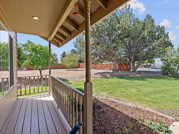2nd image of 1945 NE Gentry Dr