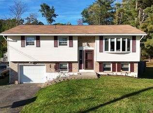 802 Audrey Ct, Endicott, NY 13760