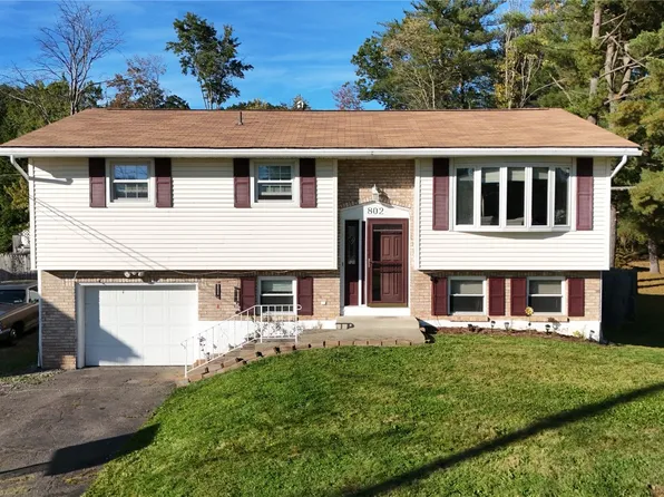 802 Audrey Ct, Endicott, NY 13760