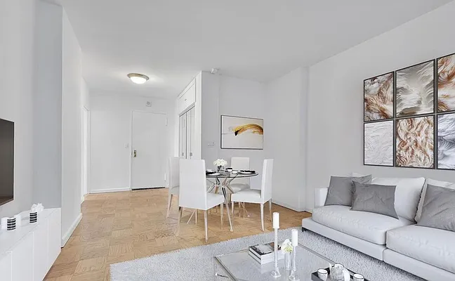 Rented by R New York | media 4