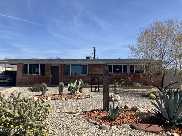 8355 E Cooper Pl, Tucson, AZ 85710
