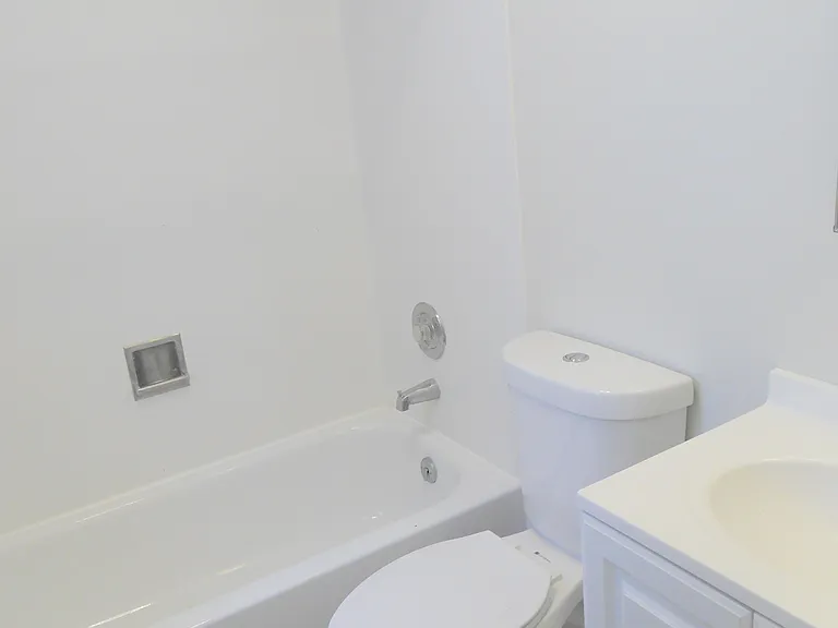 7105 Linden Ave N — Photo 6