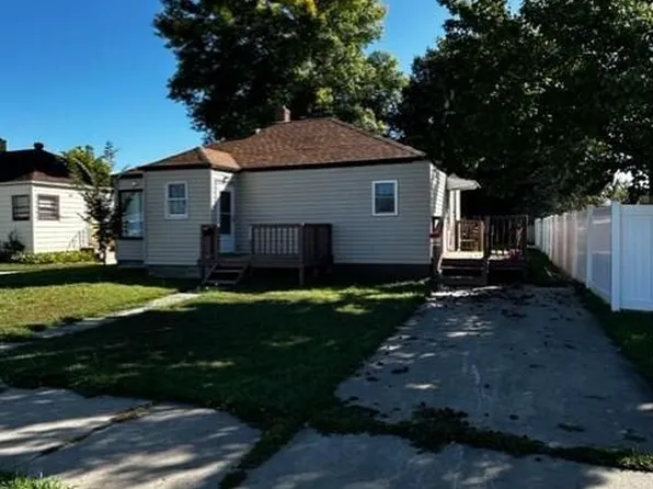 222 6th Ave NE, Valley City, ND 58072