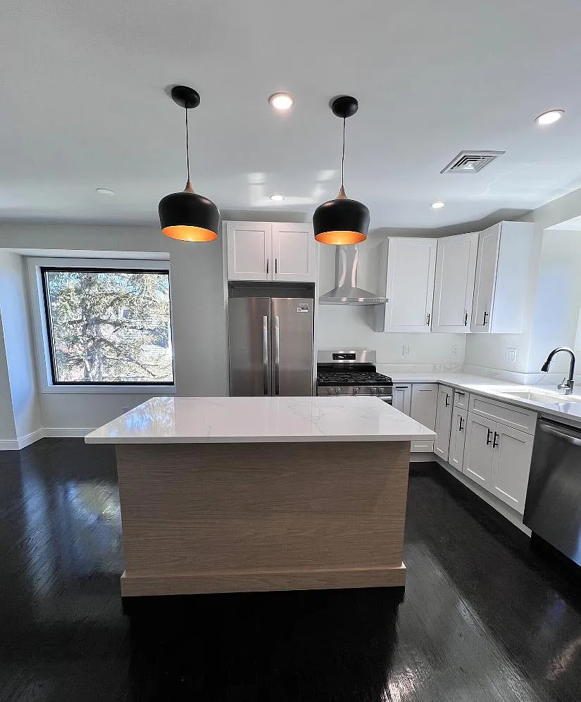 3 bed, 1100 sqft, $1,400 — Photo 1