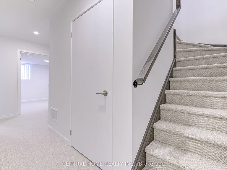 130 Honeycrisp Cres #Townhouse 312 — Photo 22