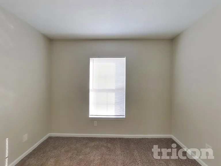 911 Pine Ridge Way — Photo 18