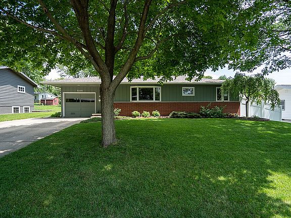 5th image of 3230 Carlton Dr