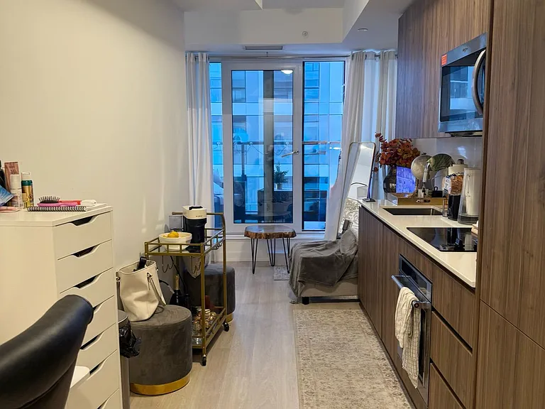 15 Richardson St #408 — Photo 3