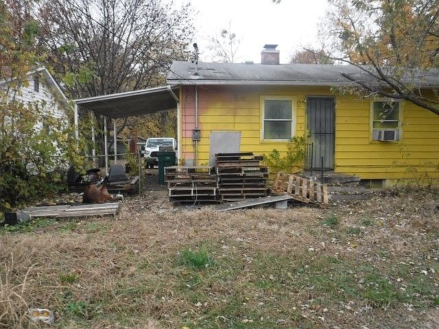 2nd image of 124 Saint Barbara Ln