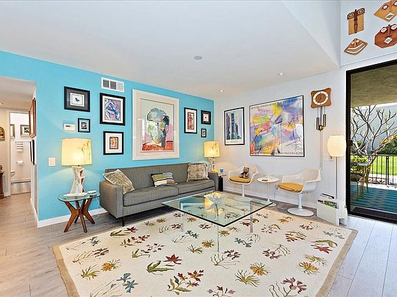 4th image of 391 E La Verne Way