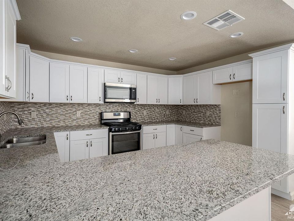 1st image of 79745 Kingston Dr