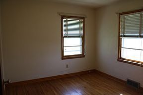 3rd image of 550 Karen Dr