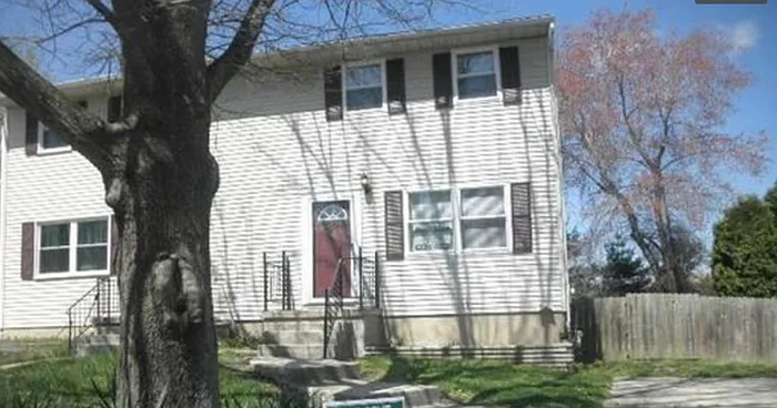3122 Sweetbay Dr photo 1
