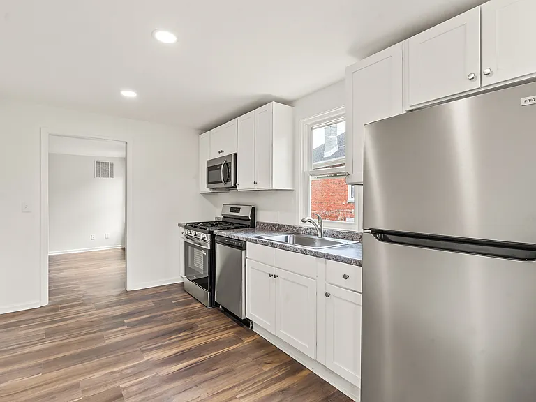 753 W Washington St #B — Photo 10