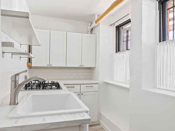 3rd image of 527 E 12th St