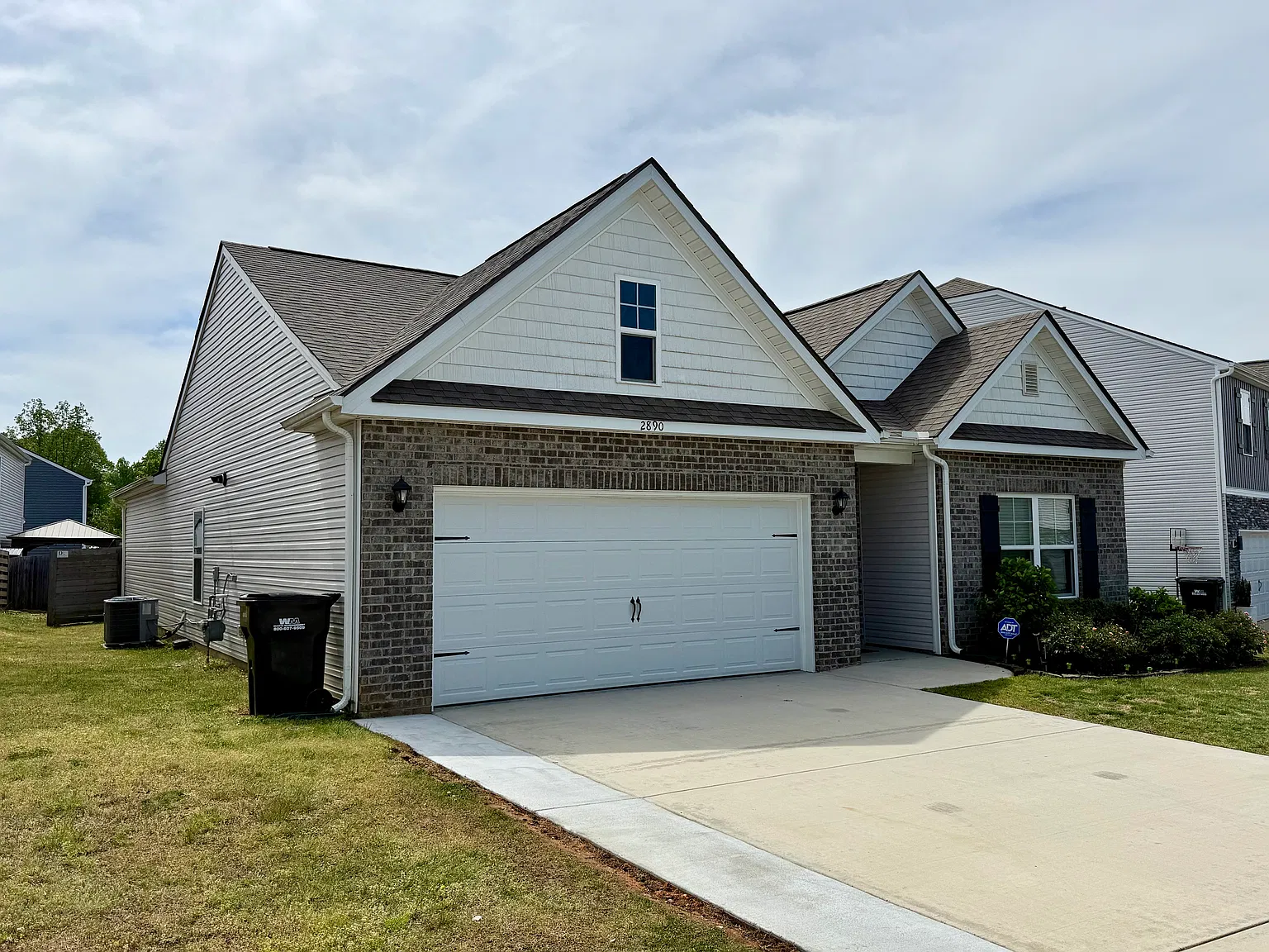4 bed, 1768 sqft, $2,800 — Photo 2