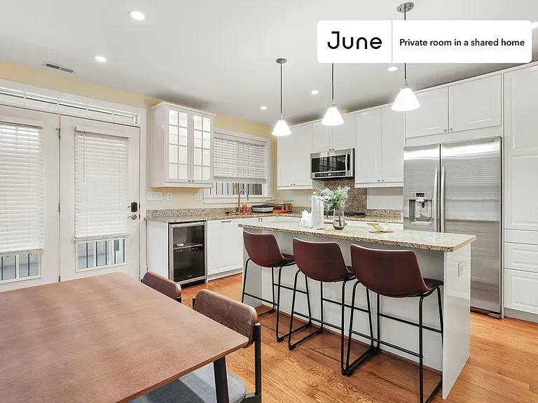 1845 Burke St SE #A — Photo 14