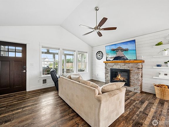 5th image of 1181 Brookdale Court SW