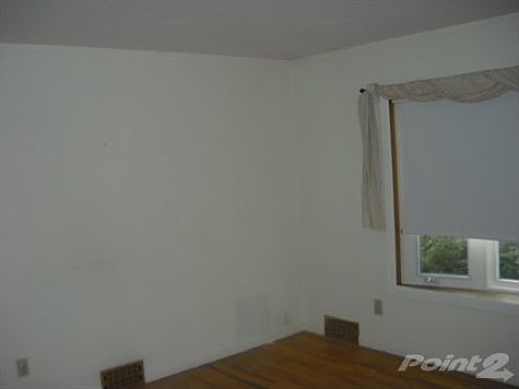 5th image of 96 Hillcrest Blvd