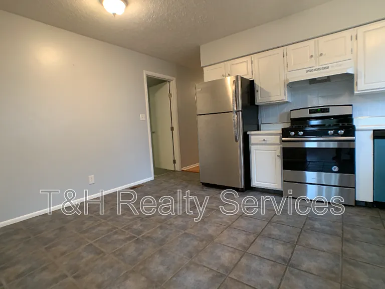 7649 Southfield Dr — Photo 7