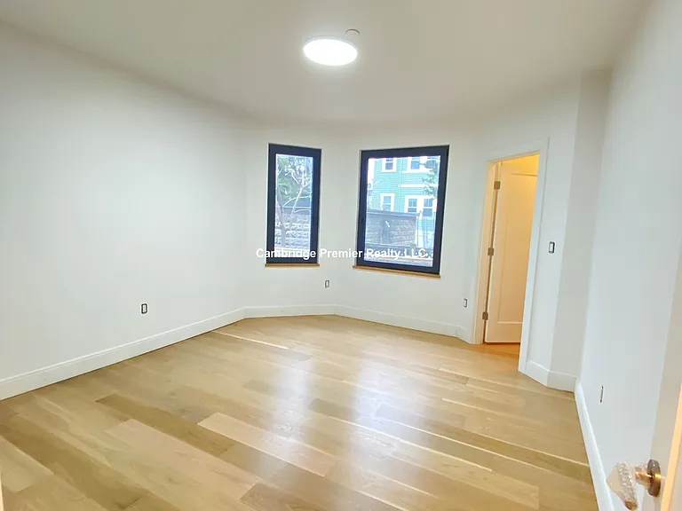 12 Copley St — Photo 9