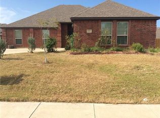 221 Troy Ln, Red Oak, TX 75154