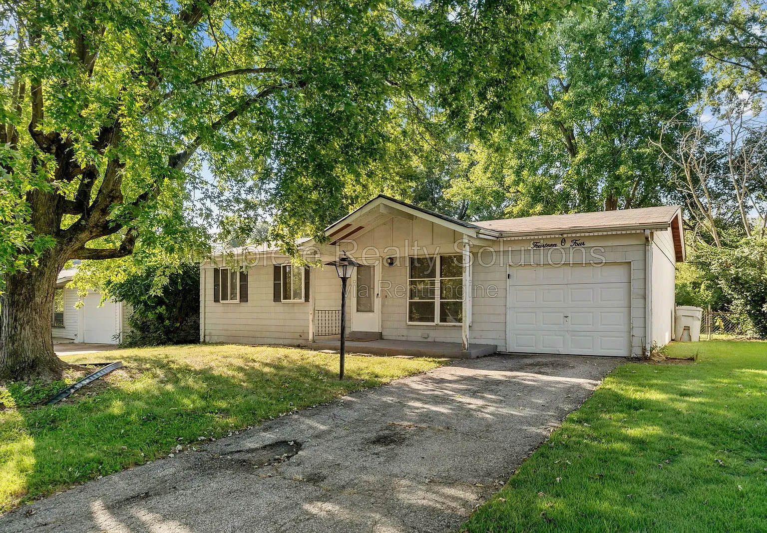 3 bed, 1.5 bath, 900 sqft, $1,250 — Photo 2
