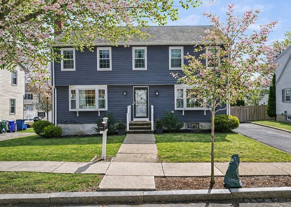 1st image of 4 Eagle St