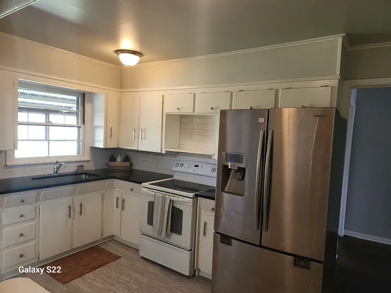 4553 E 45th St — Photo 16