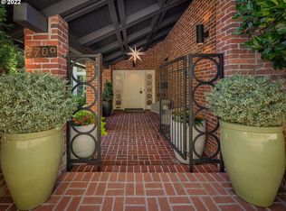 2780 SW Talbot Rd, Portland, OR 97201