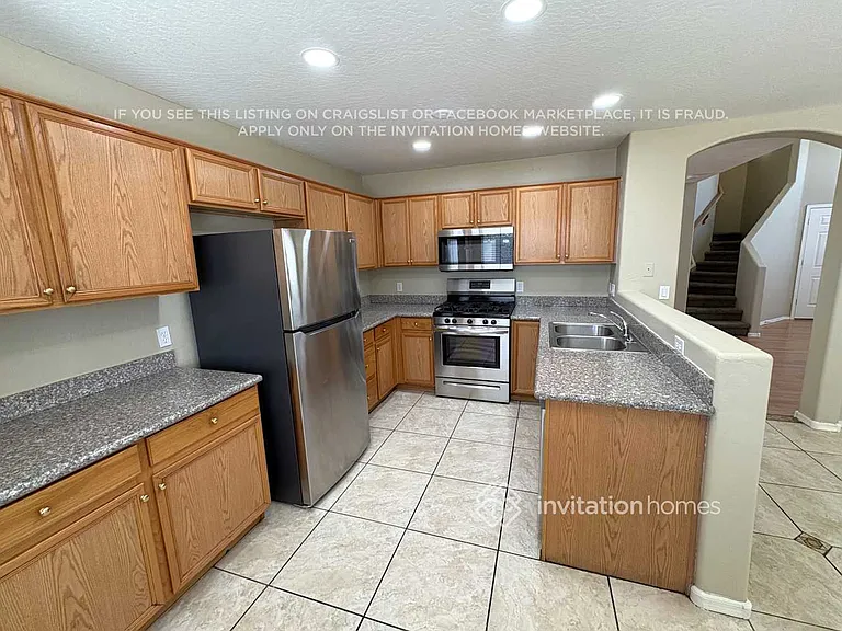 7106 N 77th Dr — Photo 7