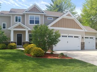 4 Pinehaven Cir, Midland, MI 48642