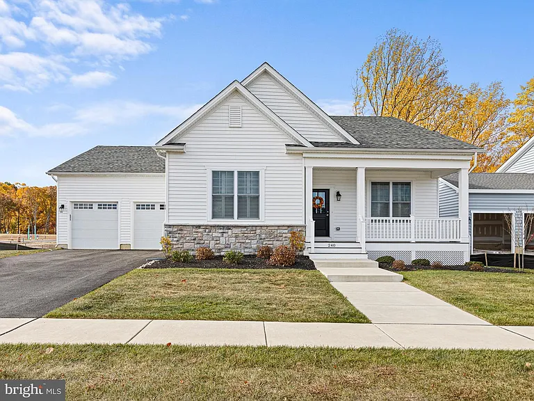 240 Baldy Ln — Photo 3