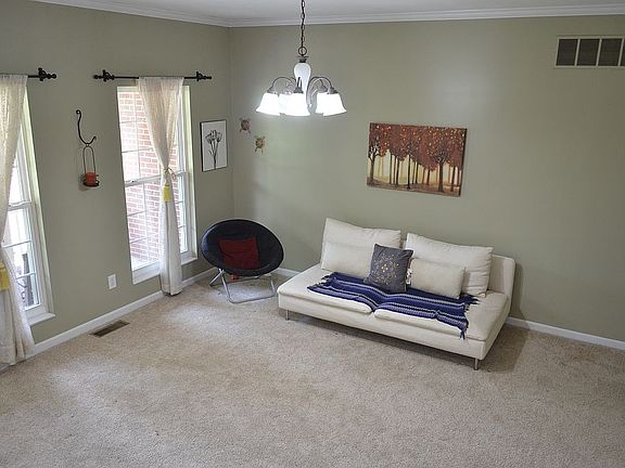 5th image of 6399 Rosemont Ln