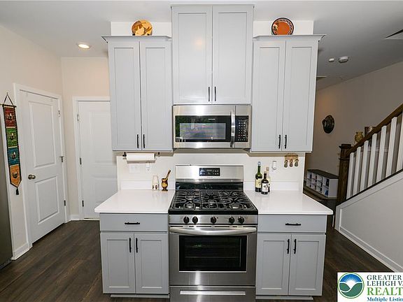 4th image of 7542 Clayton Ave