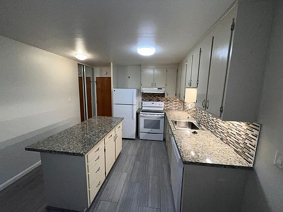 2nd image of 456 Wayne Ave #28