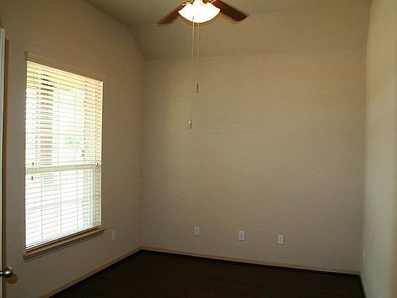 3rd image of 12210 Briarwood Cove Cir