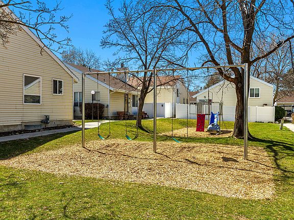 3rd image of 4118 S Middlepark Ln