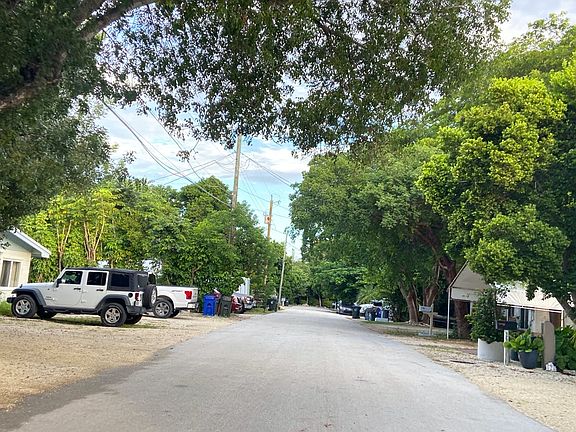 4th image of 144 S Hammock Rd